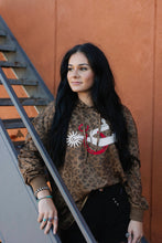 Load image into Gallery viewer, Spur Em Up Pullover