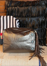 Load image into Gallery viewer, Pearl Packin’ Bag
